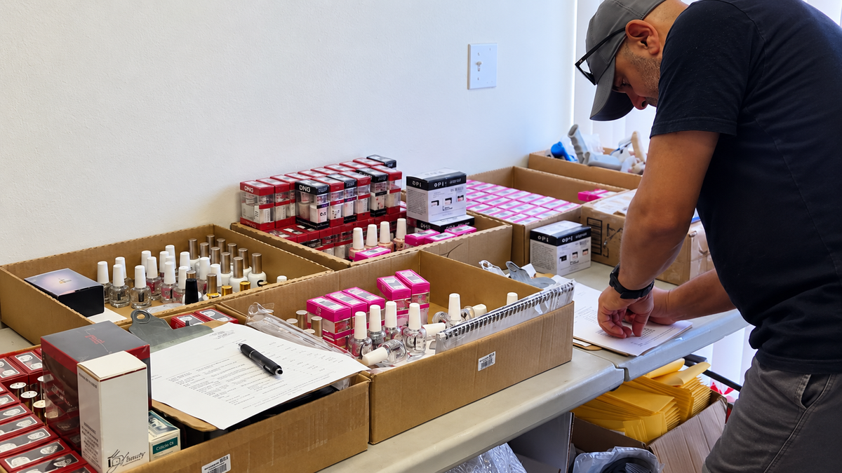 How to Choose the Right Wholesale Nail Supplier for Your Salon